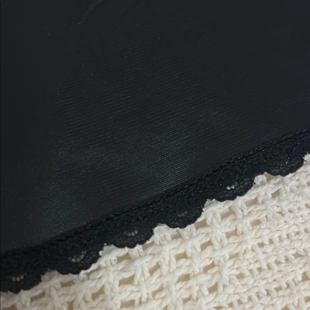 ❤️3/$15❤️ Vintage Warners Black Half Slip with slit - Picture 2 of 12